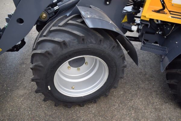 Eurotrac W12-CF XL – Bild 2