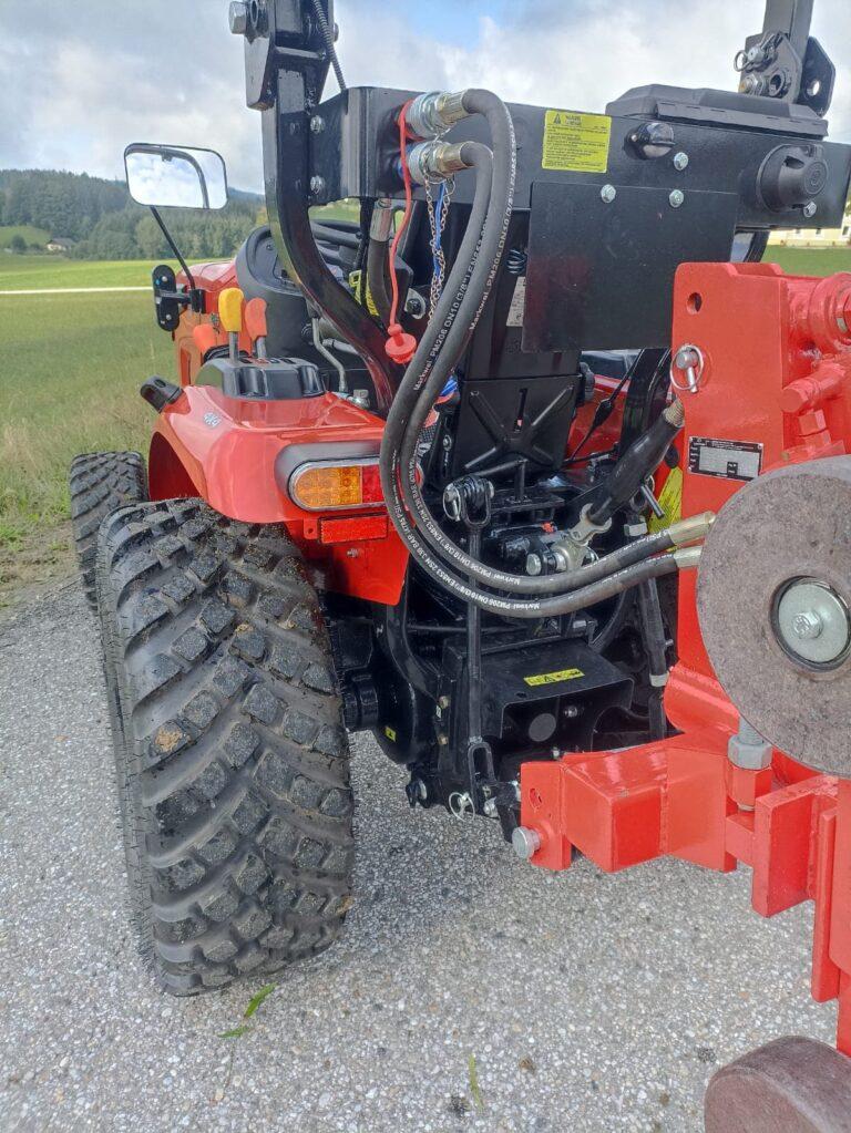 Captain 263 mit Frontlader FL 5×5 - Baumaschinen Aschauer 🚜