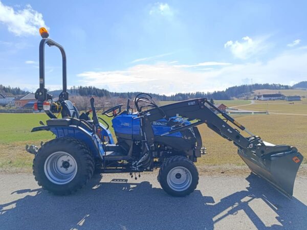 Solis 26 inkl. Frontlader gebraucht