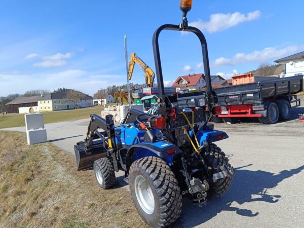 Solis 26 inkl. Frontlader gebraucht – Bild 5