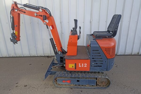 1 Tonnen Bagger ohne Kabine – Bastlerfahrzeug