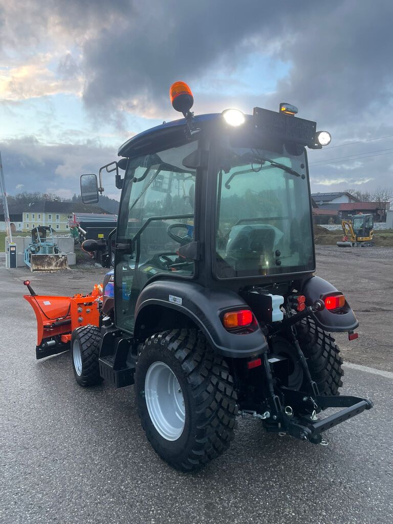 Solis H26 HST mit Kabine Winterdiensttraktor mit Schneeschild – Bild 4