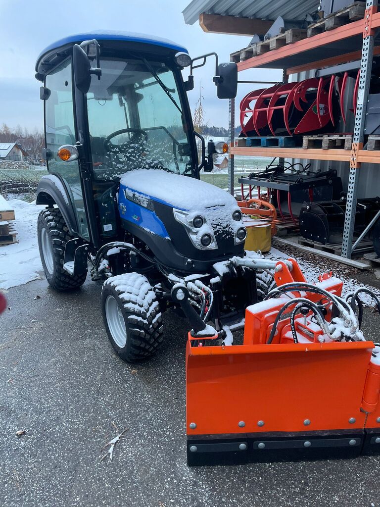 Solis H26 HST mit Kabine Winterdiensttraktor mit Schneeschild – Bild 9
