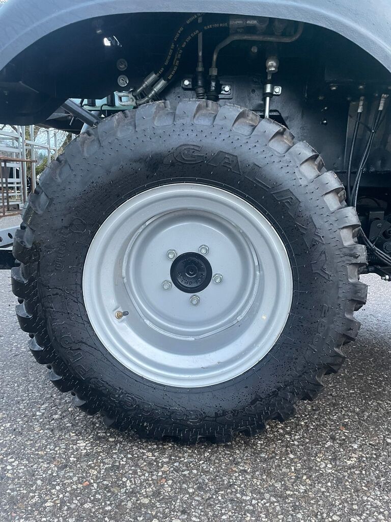 Solis H26 HST mit Kabine Winterdiensttraktor mit Schneeschild – Bild 22