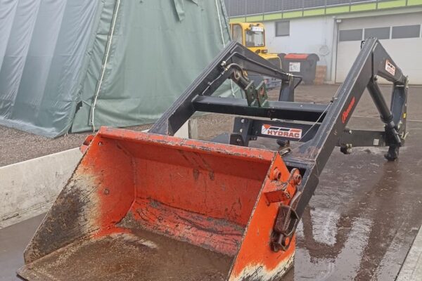 Hydrac Frontlader mit Schaufel<br><strong>€ 1.200,- <p style="font-size: 12px; display: inline;">MwSt. nicht ausweisbar</p></strong>