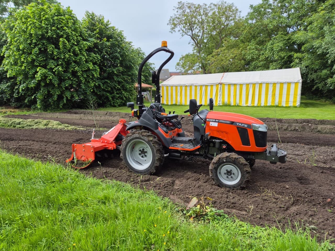 TAFE 6028M – Bild 11