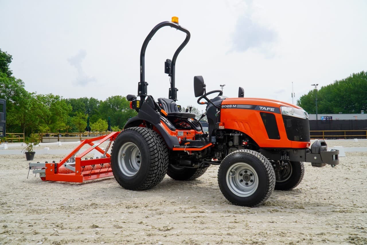 TAFE 6028M – Bild 10