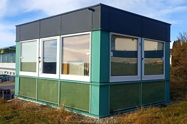 Messecontainer Kommissionsverkauf<br><strong>€ 8.500,- <p style="font-size: 12px; display: inline;">MwSt. nicht ausweisbar</p></strong>