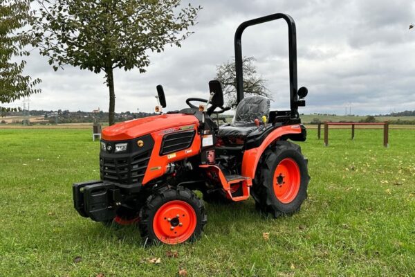 Hinomoto Kleintraktor HM 3020