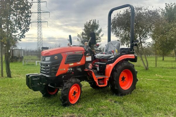 Hinomoto Kleintraktor HM 3025