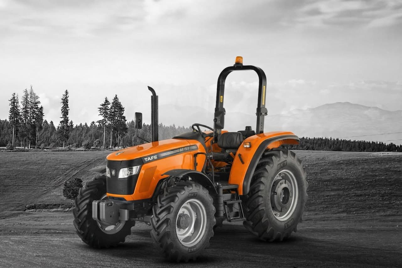 TAFE 6515R – Bild 2
