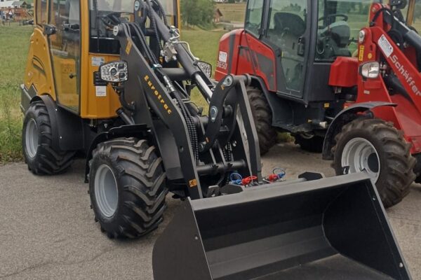 Eurotrac W11-CL Vorführer